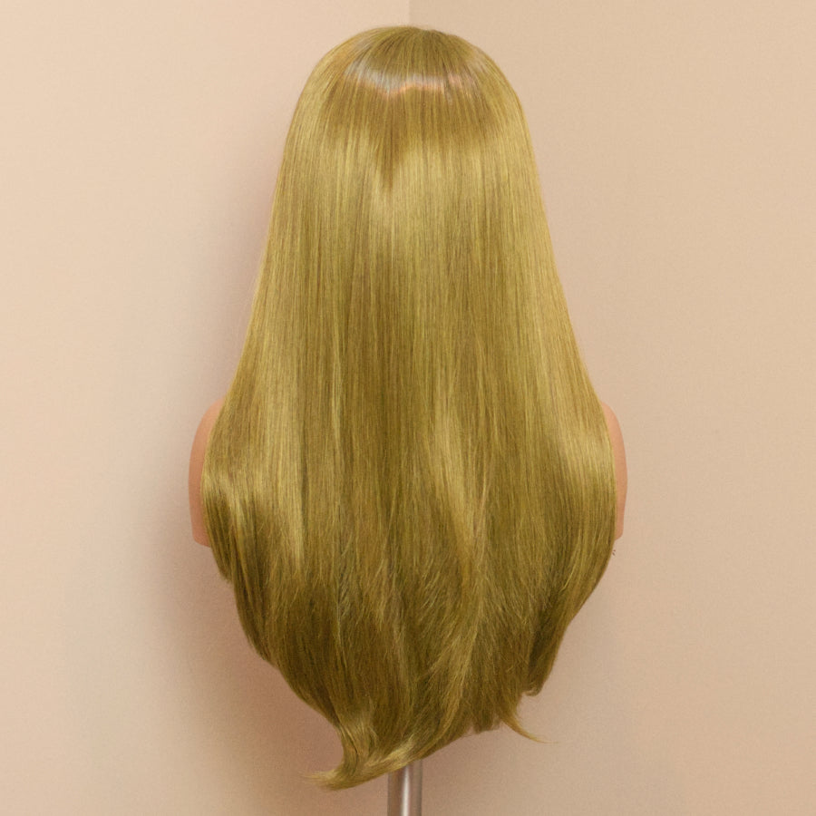 Madam Bang - Fashionista Anastasia Olive